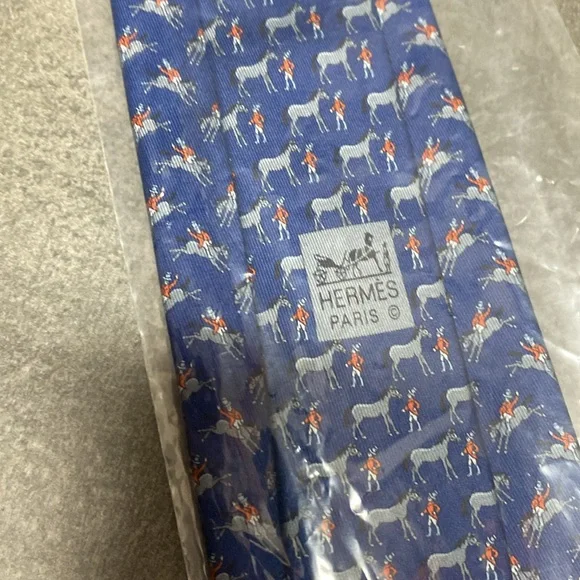 Authentic BNWOT Hermes Tie (Still in plastic)